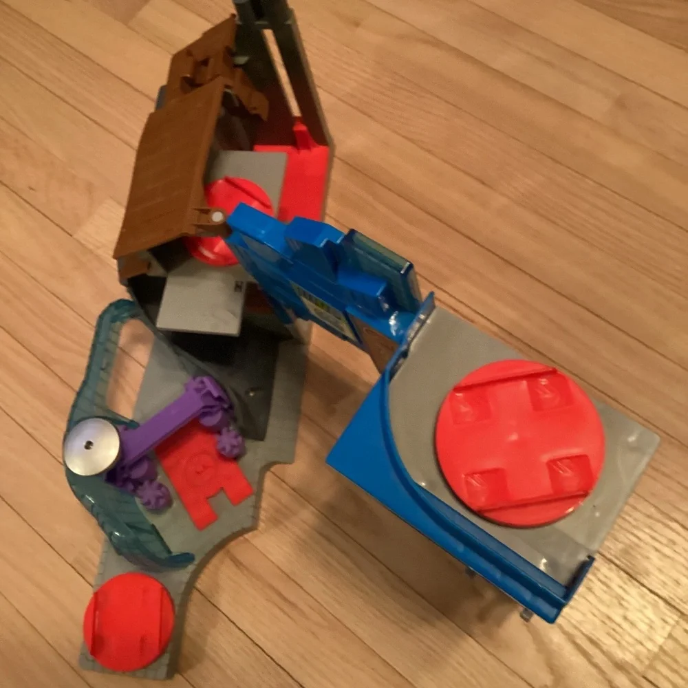 Disney Pixar Cars Movie Car wash Garage Playset